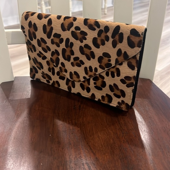 Streets Ahead Clutch - Picture 12 of 13